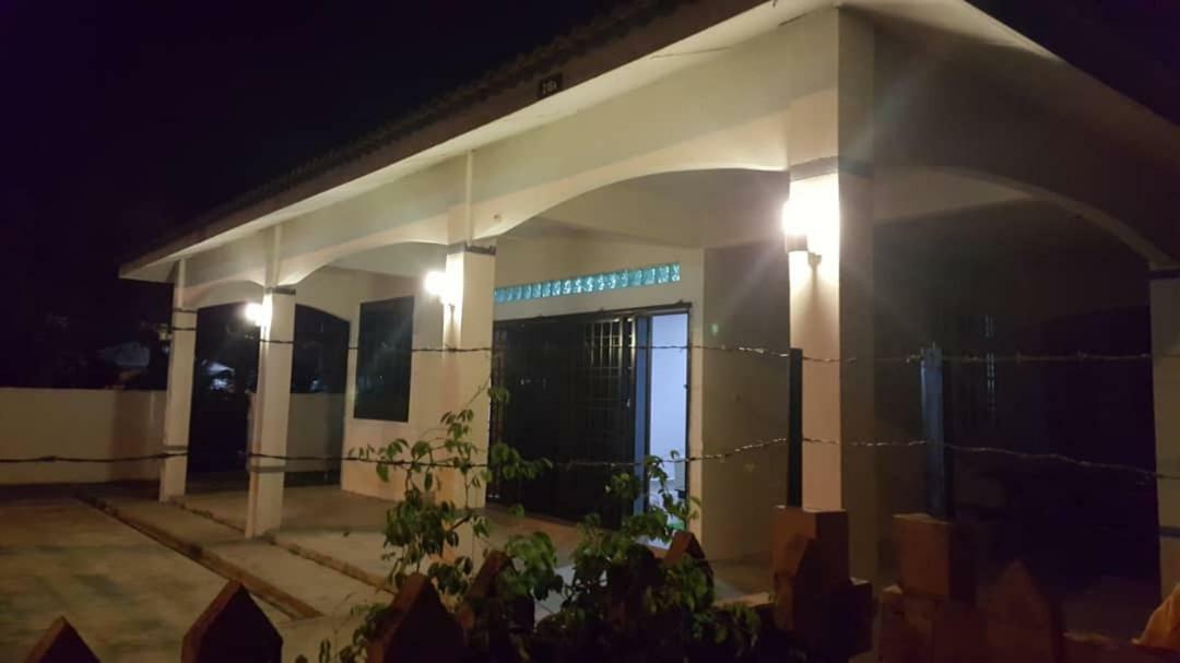 The Garden Vacation Home Лумут Экстерьер фото